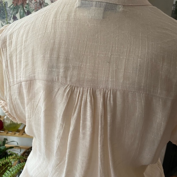 XXI blouse tan color embroidered size M short sleeves elastic band around waist - Picture 9 of 13